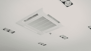 Mejora de la calidad del aire interior en vivienda moderna y luminosa.