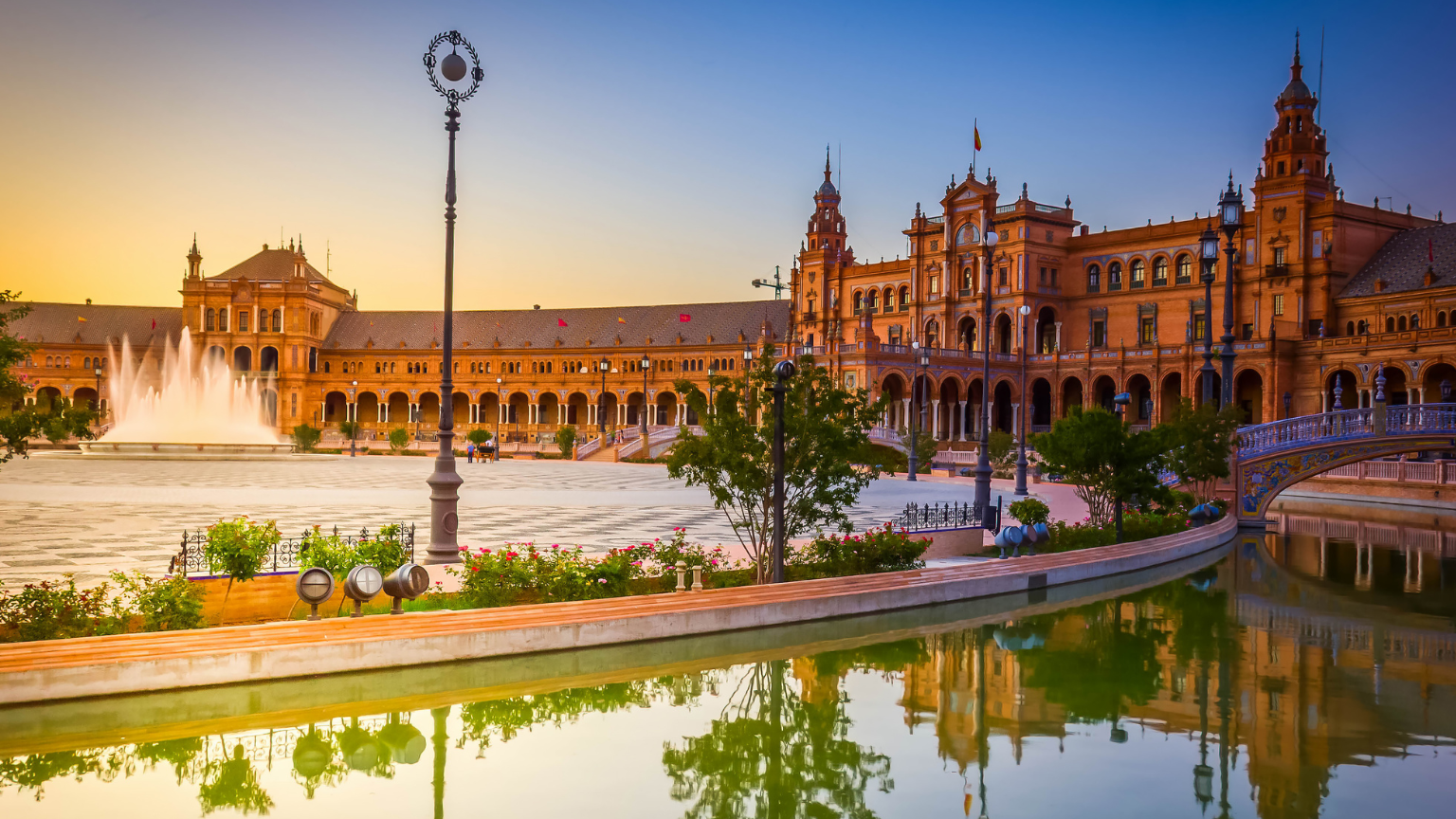 Webcams en directo de España con imagen real de un destino turístico.