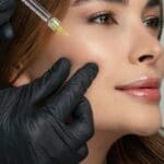 Rellenos faciales con ácido hialurónico en clínica de medicina estética facial