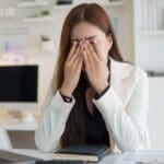 ¿Por qué tu mente está cansada incluso cuando descansas?