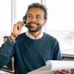 ¿Qué debe incluir una solución completa de telecomunicaciones?