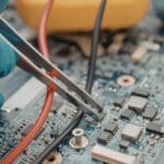 Guía básica para entender los sistemas electrónicos en la industria.