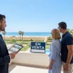 ¿Qué significa la comercialización de viviendas en Islantilla?