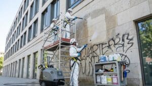 ¿Qué son los servicios de limpieza especializados y cómo se definen?