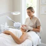 ¿Qué son los tratamientos de estética y cómo benefician la piel?