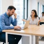 ¿Qué es el estrés laboral y cómo impacta en la vida diaria?