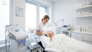 ¿Qué es la estética profesional y por qué es importante para el cuidado personal?