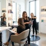 ¿Cómo elegir un salón de belleza y estilismo profesional?