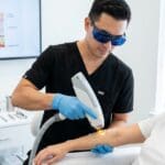 ¿Qué es la depilación láser y cómo funciona en la piel?