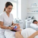 ¿Qué es la kinesioestética facial y corporal y cómo funciona?