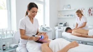 ¿Qué es la kinesioestética facial y corporal y cómo funciona?