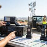 ¿Qué es el equipo radio y cómo funciona para la comunicación?