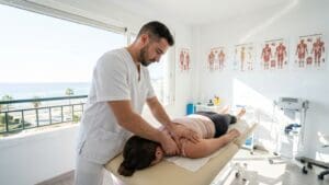 ¿Qué son los masajes terapéuticos y cómo pueden ayudar en Motril?