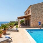 ¿Qué significa la gestión de propiedades en Menorca para un propietario?