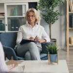 ¿Cómo mejorar tu bienestar emocional con psicoterapia?