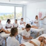 ¿Qué buscar en una academia de estética en Canarias para una formación de calidad?