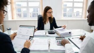 ¿Qué es un auditor de cuentas y cuál es su función principal?