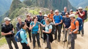 ¿Qué significa viajar en grupo para solteros?