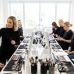 ¿Qué son los cursos de maquillaje presenciales?