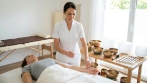 ¿Qué es la terapia vibracional holística y cómo puede ayudar?