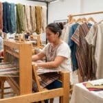 ¿Qué es la ropa artesanal y por qué es una elección consciente?