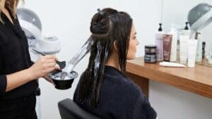 ¿Qué es el tratamiento capilar y cómo ayuda a tu pelo?
