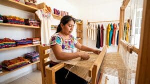 ¿Qué es la ropa artesanal para mujer y por qué elegirla?