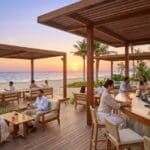 ¿Qué es Kai Bar Costa Esmeralda y qué ofrece a sus visitantes?