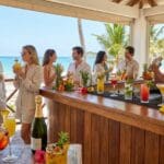 ¿Qué son los tragos en Costa Esmeralda y cómo disfrutarlos?
