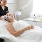 ¿Qué son los tratamientos en faciales y cómo ayudan a la piel?