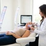 ¿Qué es un tratamiento no invasivo y por qué es una opción popular?