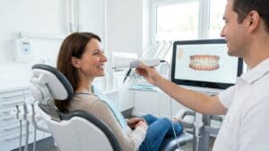 ¿Qué es la ortodoncia para adultos y cómo puede ayudar a la salud dental?