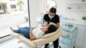 ¿Qué es la micropigmentación y la importancia de un salón especializado en Mérida?