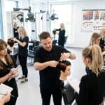 ¿Qué es la formación en peluquería y por qué es clave para el futuro profesional?