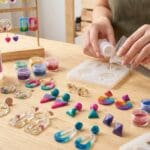 ¿Qué son los aretes de resina y por qué se han vuelto tendencia?