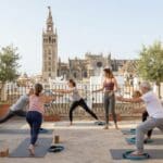 ¿Qué es el yoga pilates y cómo puede mejorar tu bienestar en Sevilla?