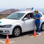 ¿Qué buscar en una autoescuela en Tenerife Sur para aprender a conducir?