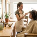 ¿Qué es la peluqueria natural y cómo beneficia al cabello?