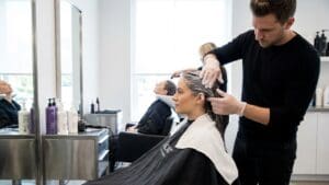¿Qué son los tratamientos capilares y cómo benefician el cabello?