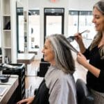 ¿Qué es el grey blending y por qué buscar un salón especializado?