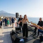 ¿Qué buscar en un cantante profesional para un evento en Tenerife?