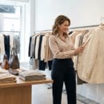 ¿Qué define la ropa elegante para la mujer actual?