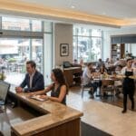 ¿Qué es la hostelería y cómo funciona este sector?