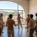 ¿Qué es la danzaterapia y cómo funciona en Granada?