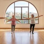 ¿Qué es la danzaterapia y cómo se practica en Granada?