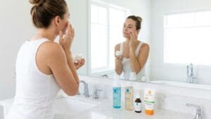 ¿Qué es una rutina de skincare y por qué es esencial para la piel?