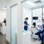 ¿Qué es una clínica dental y cómo elegir la ideal para la salud bucal?
