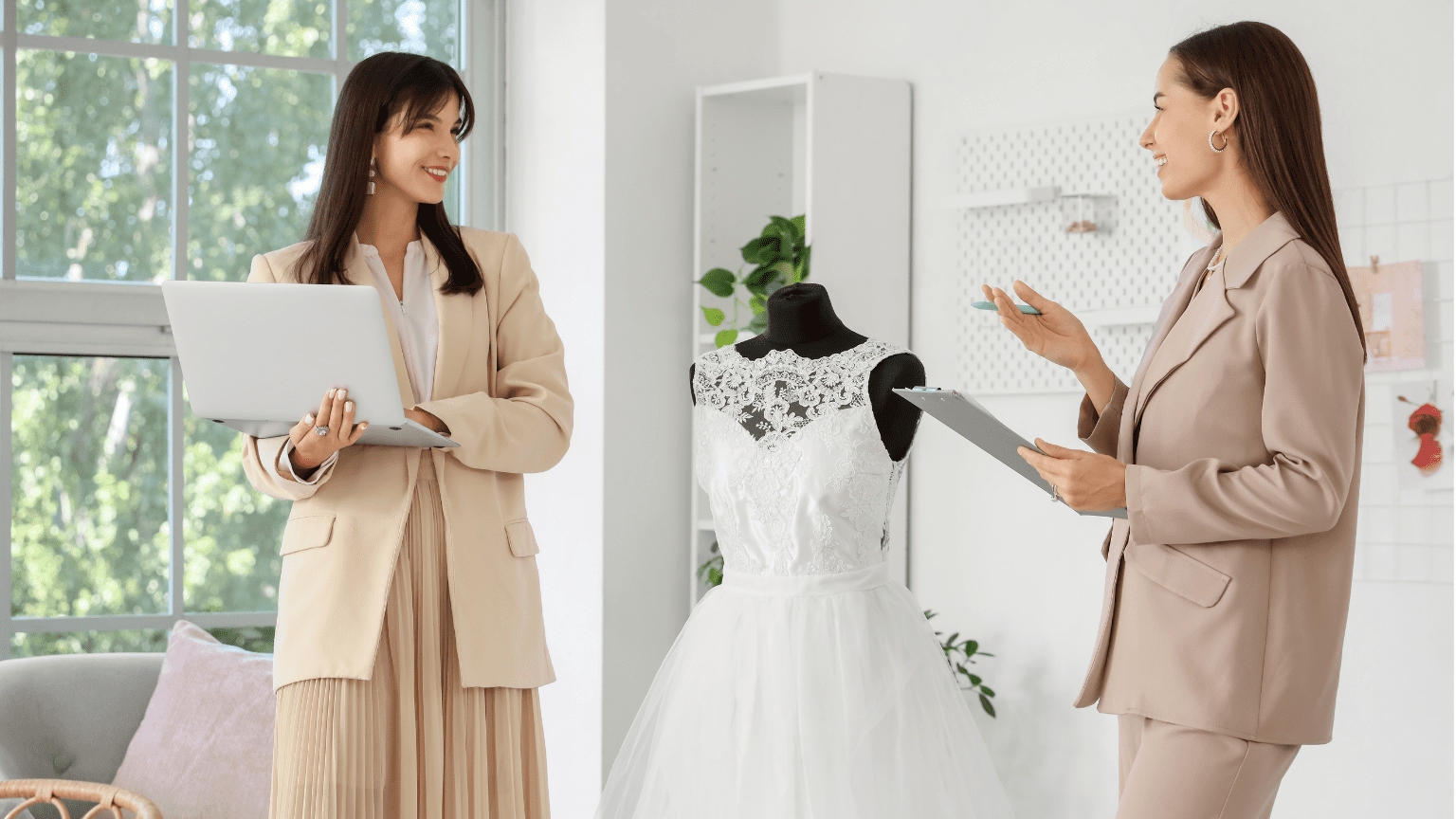 Vestidos de invitada elegantes para bodas y eventos especiales.