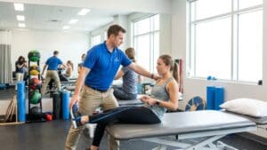¿Qué es la fisioterapia deportiva y cómo ayuda al rendimiento físico?