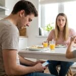 ¿Qué es la adicción al móvil y cómo comprender su impacto?